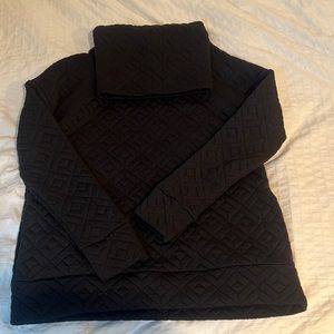 GAP Fit black small cow neck tunic